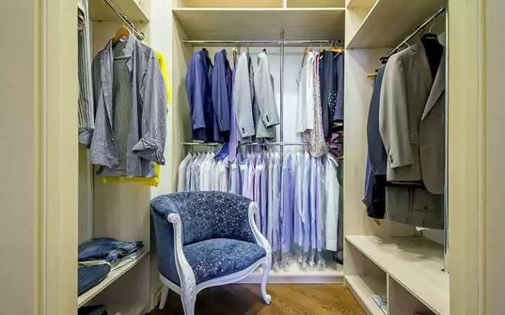 Как организовать гардеробную комнату в ограниченном пространстве
